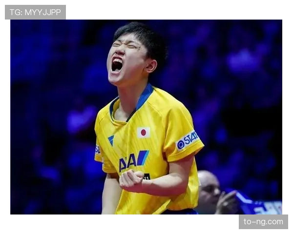 张本智和训练间隙居然吃泡面？这生活差距我真的没法理解！